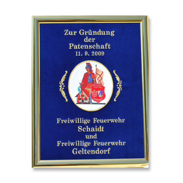 ehrengabenehrentaflengesickt04 Fahnen Eibl